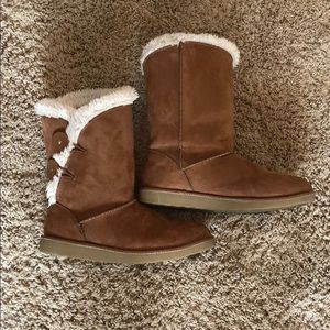 Brown fluffy size 7 boots